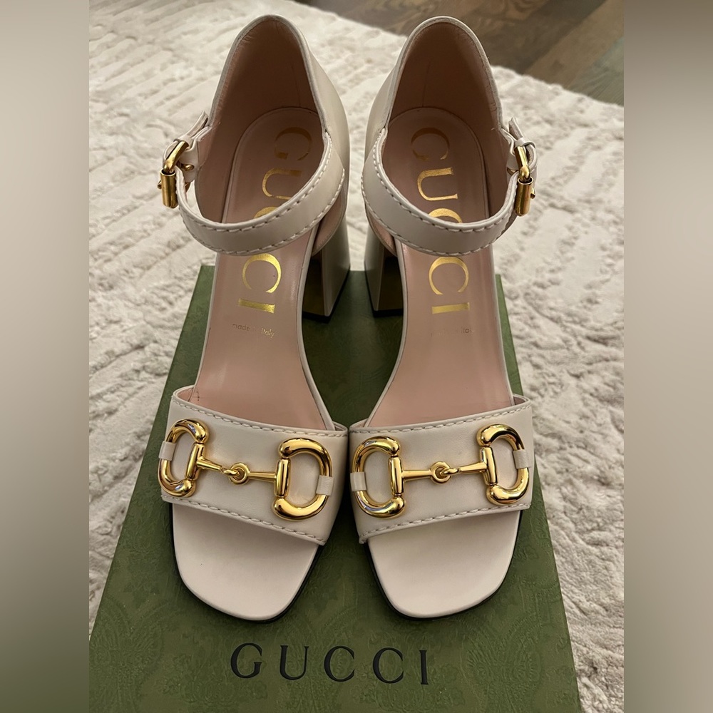 Gucci Baby Buckle Horsebit Ankle-strap Sandal size 39 (US 9) White Leather